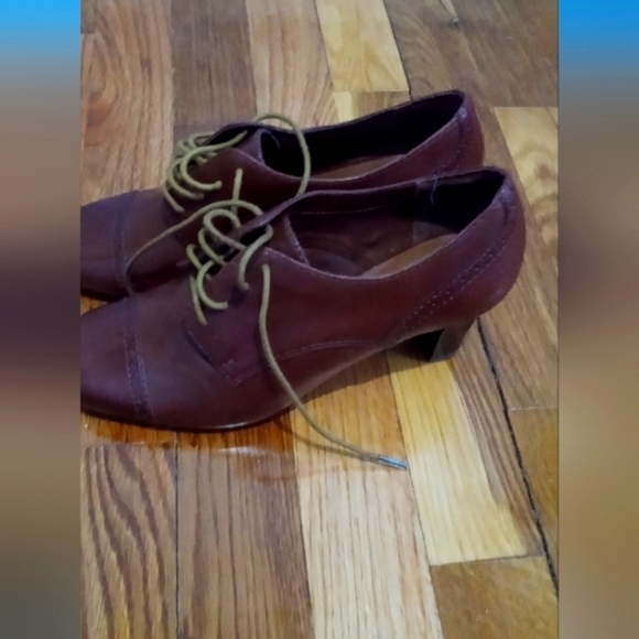 Etienne Aigner NWOT chunky leather wing tips. Size 5.5 Office Siren - Picture 1 of 5